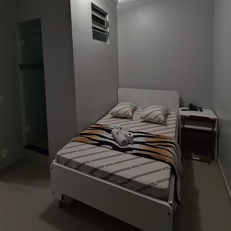 Hotel Amanhecer N903- Feirinha Da Madrugada-Bras San Paolo Esterno foto